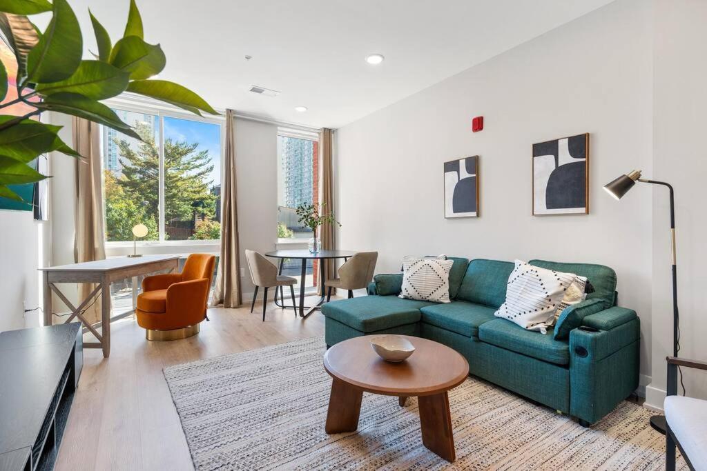 King Bed - Stunning Pier Views - Near Fishtown Apartamento *